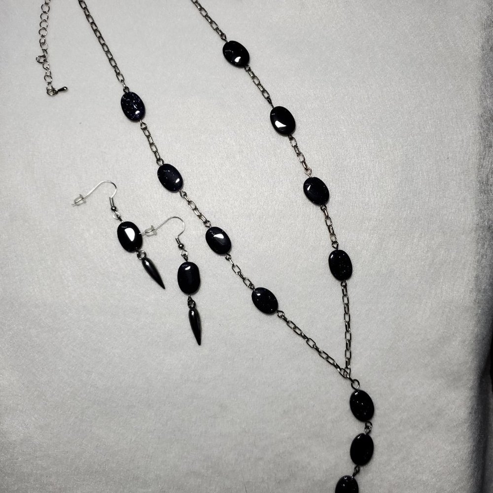 Necklace & Earrings - Picture 6 of 6